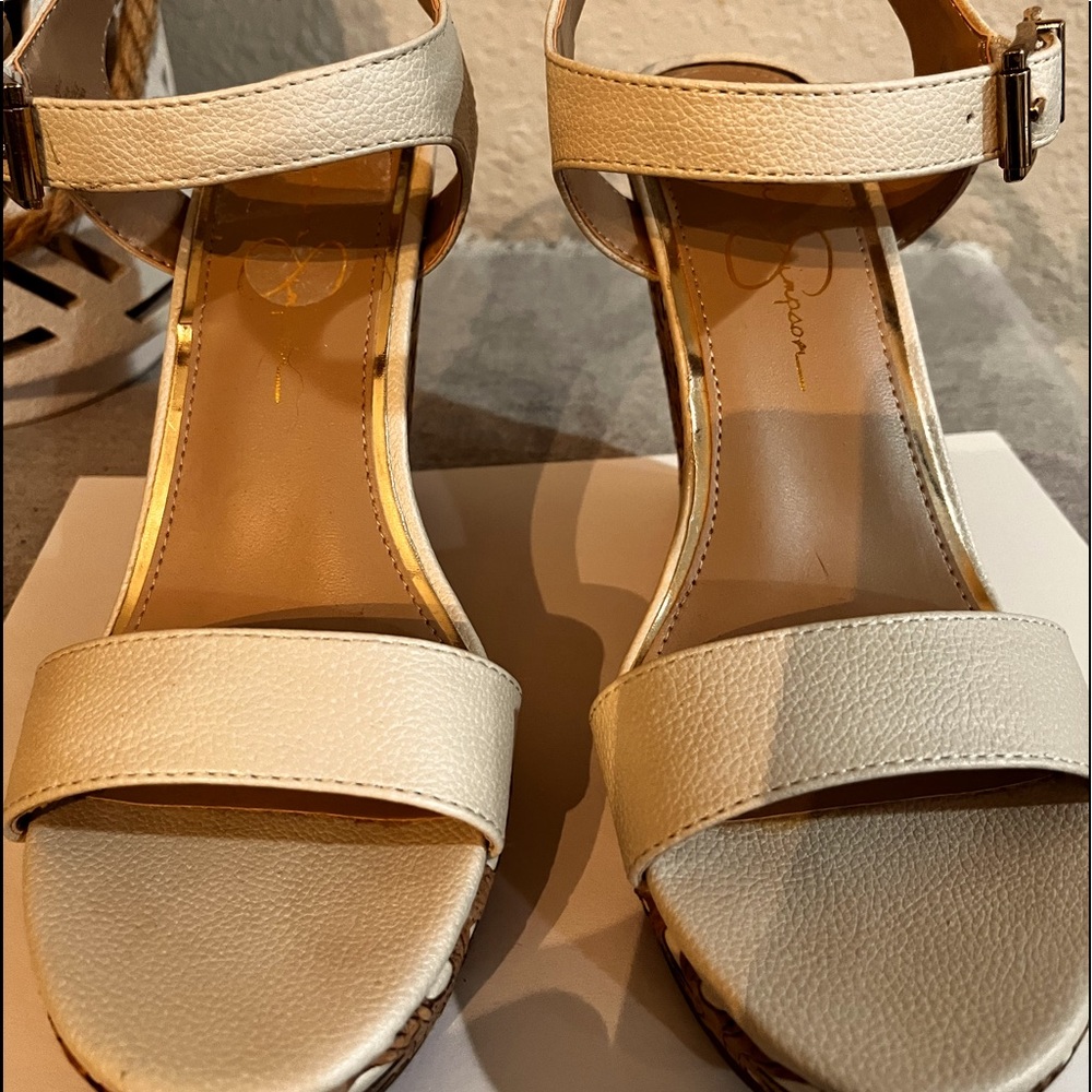 Jessica Simpson sexy off white platform size 8 faux leather